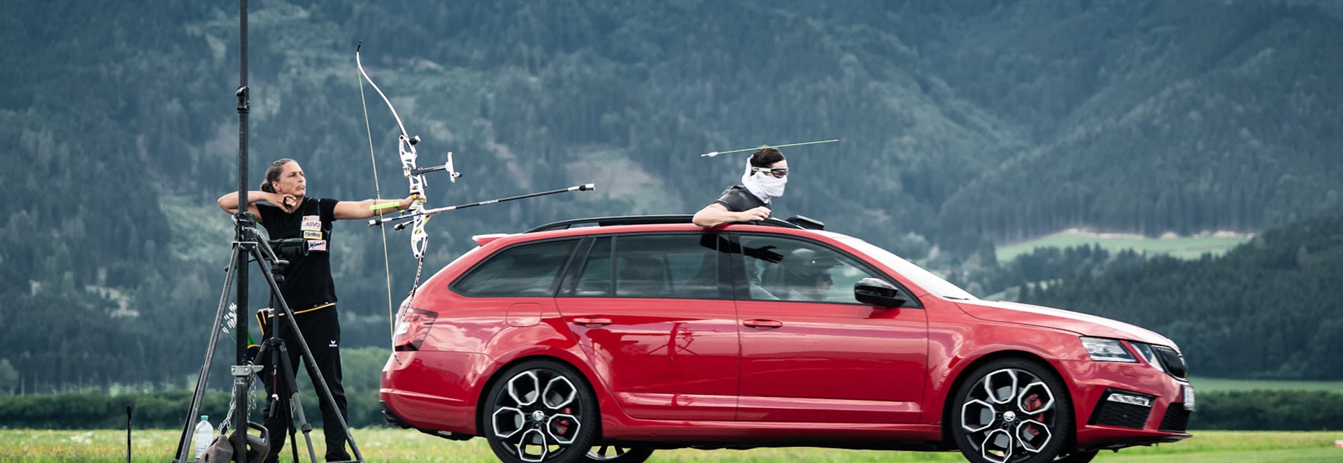 Skoda Octavia RS 245 takes on arrow and sets a World record